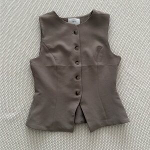 Wilfred Nomad Taupe Regal vest